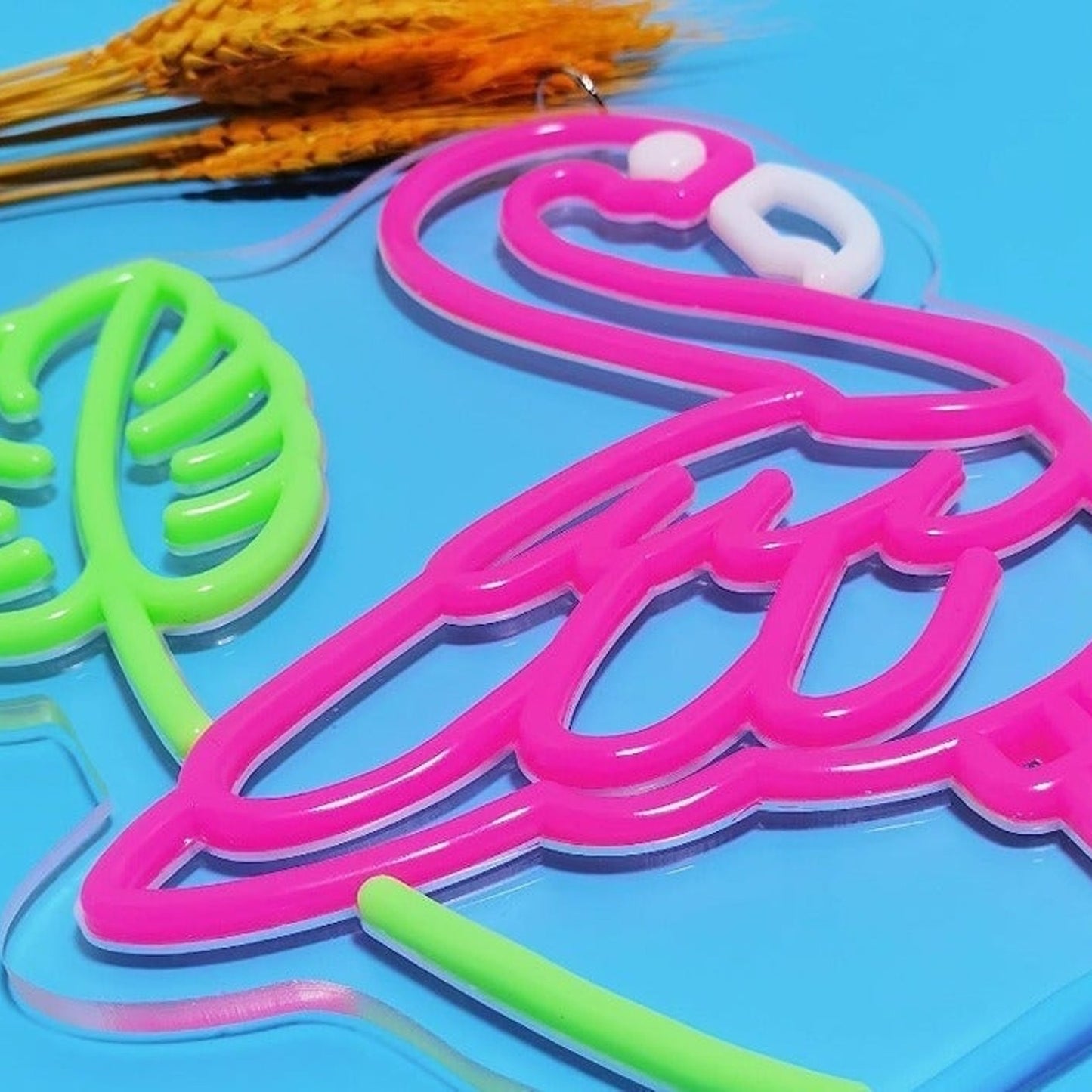 Lovely Bright Pink Bathing Flamingo LED Night Light Jungle Leaf Room Wall Decor