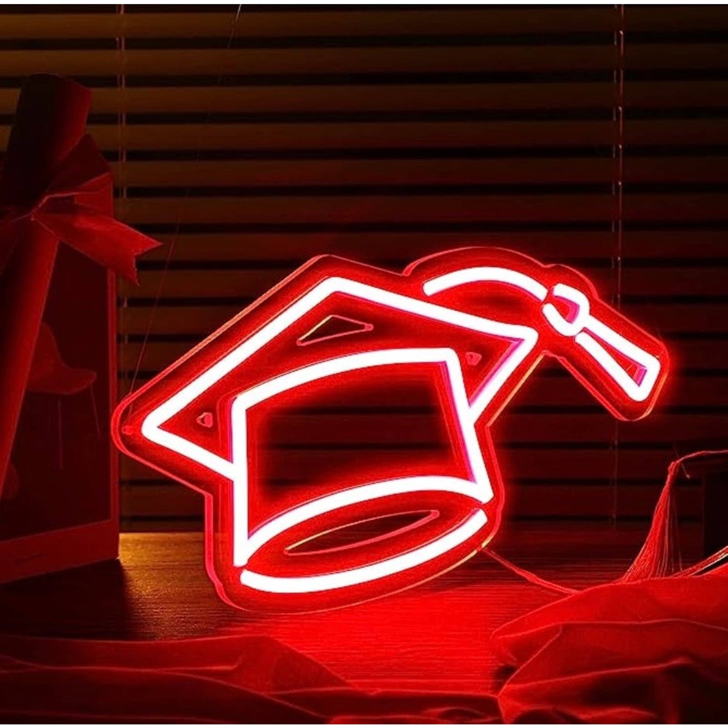 Lovely Bright Red Graduation Cap LED Night Light Celebration Decoration