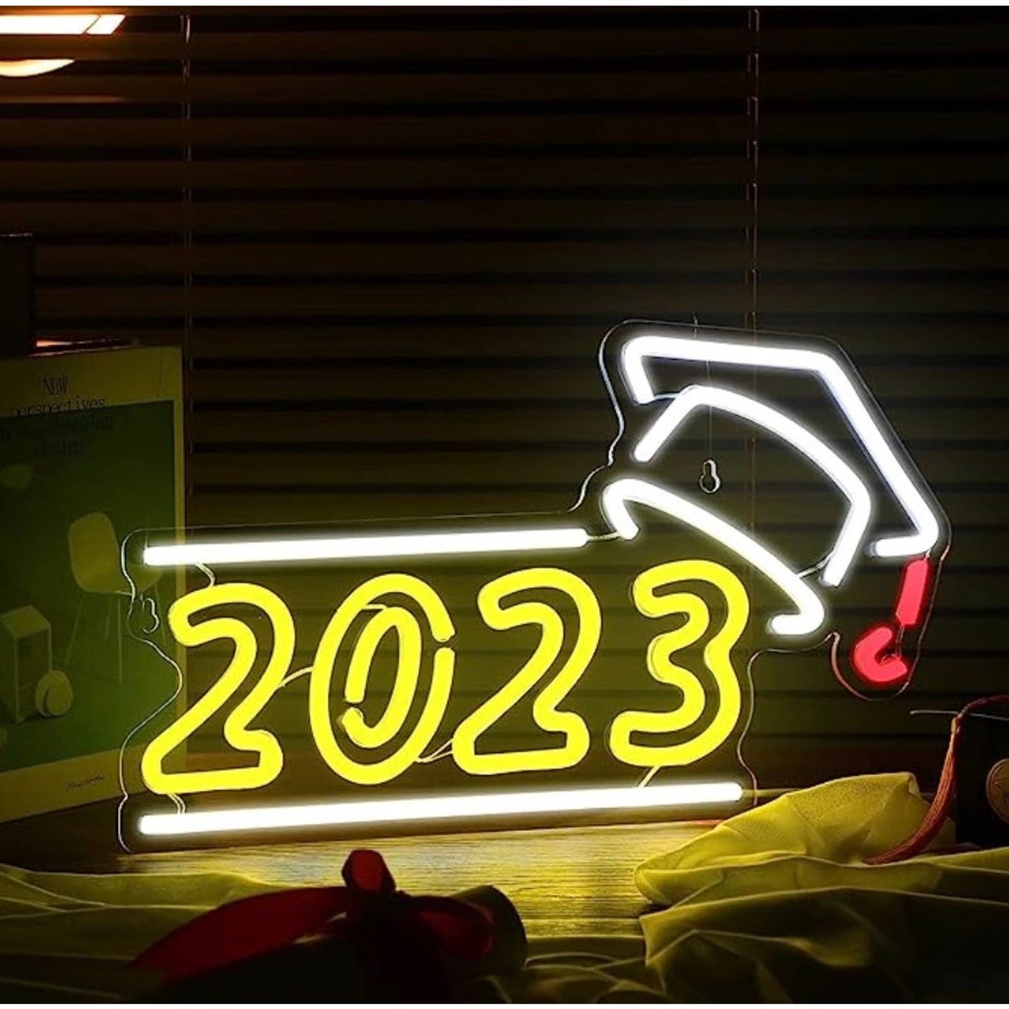 Lovely Bright 2023 Graduation Cap LED Night Light Celebration Decoration