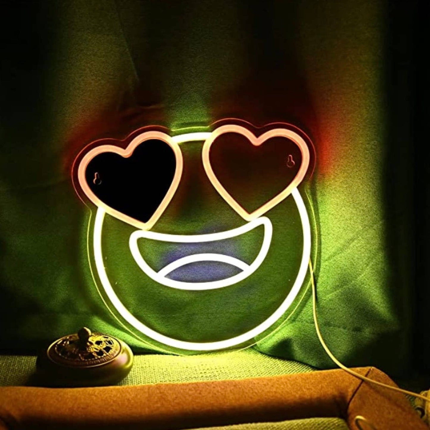 Fun Vivid Bright Happy Heart Eye Love Emoji LED Night Light Sign Room Wall Decor