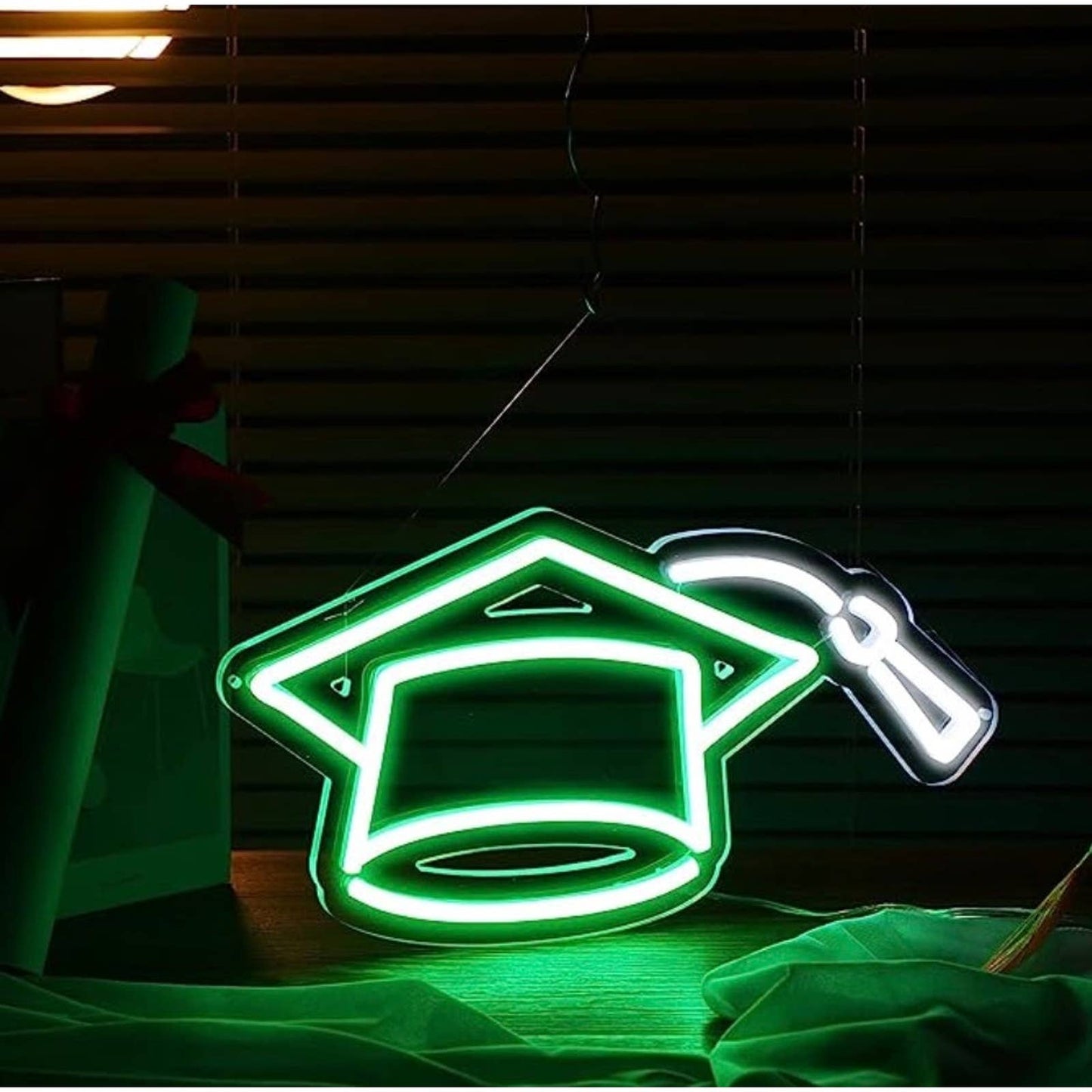 Lovely Bright Green Graduation Cap LED Night Light Celebration Decoration