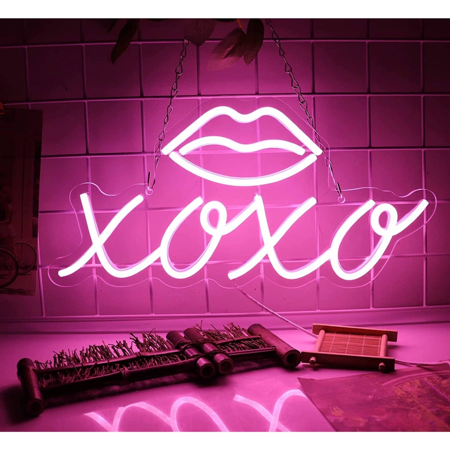Lovely Bright Pink Lips XOXO Kiss LED Night Light Room Wall Decor
