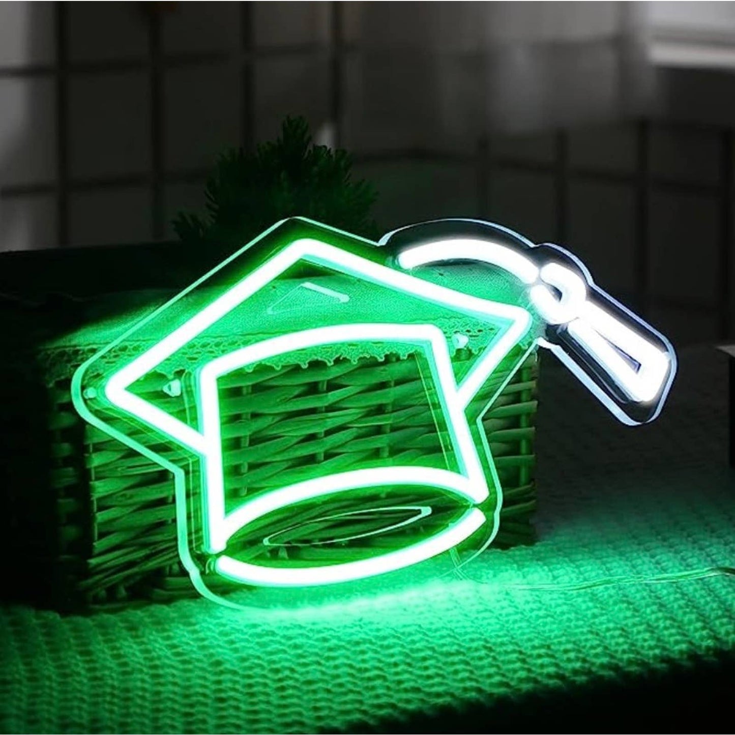 Lovely Bright Green Graduation Cap LED Night Light Celebration Decoration