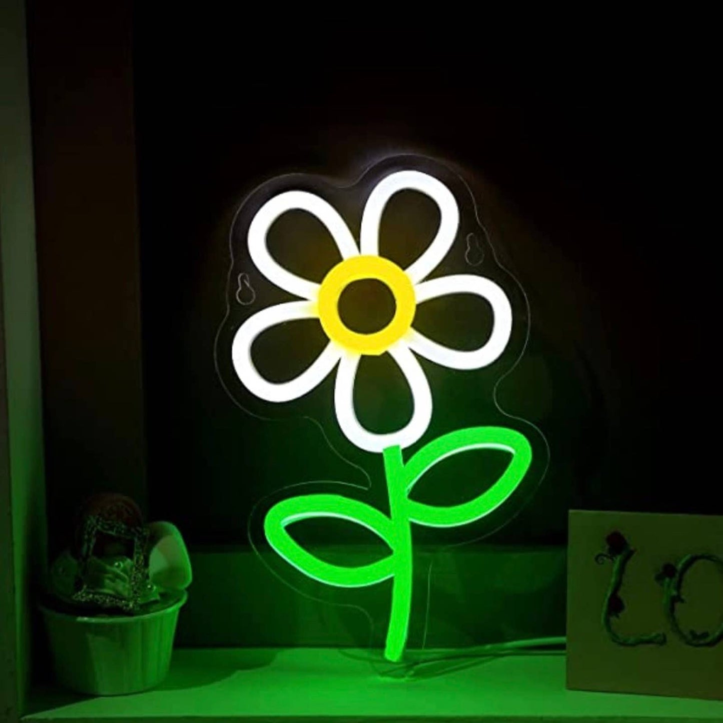 Adorable Bright Vivid Pink / White Flower Daisy LED Night Light Room Wall Decora