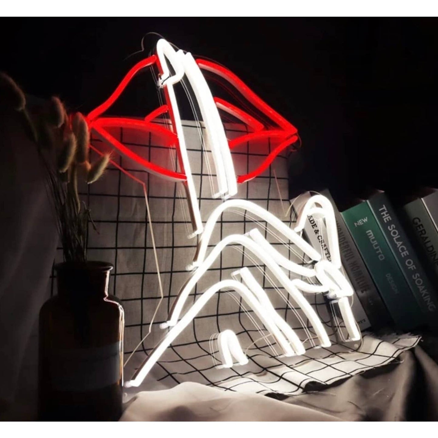 Lovely Bright Shushing Lips LED Night Light Room Wall Decoration