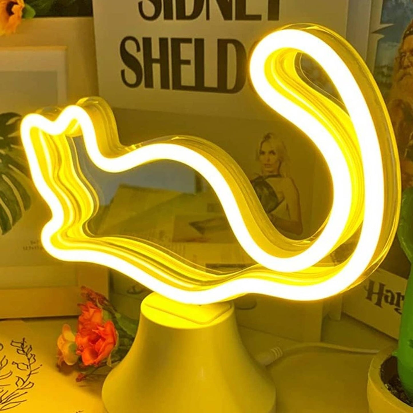 Vivid Bright Warm Yellow Kitty Cat LED Night Light Table Lamp Mirror Decor