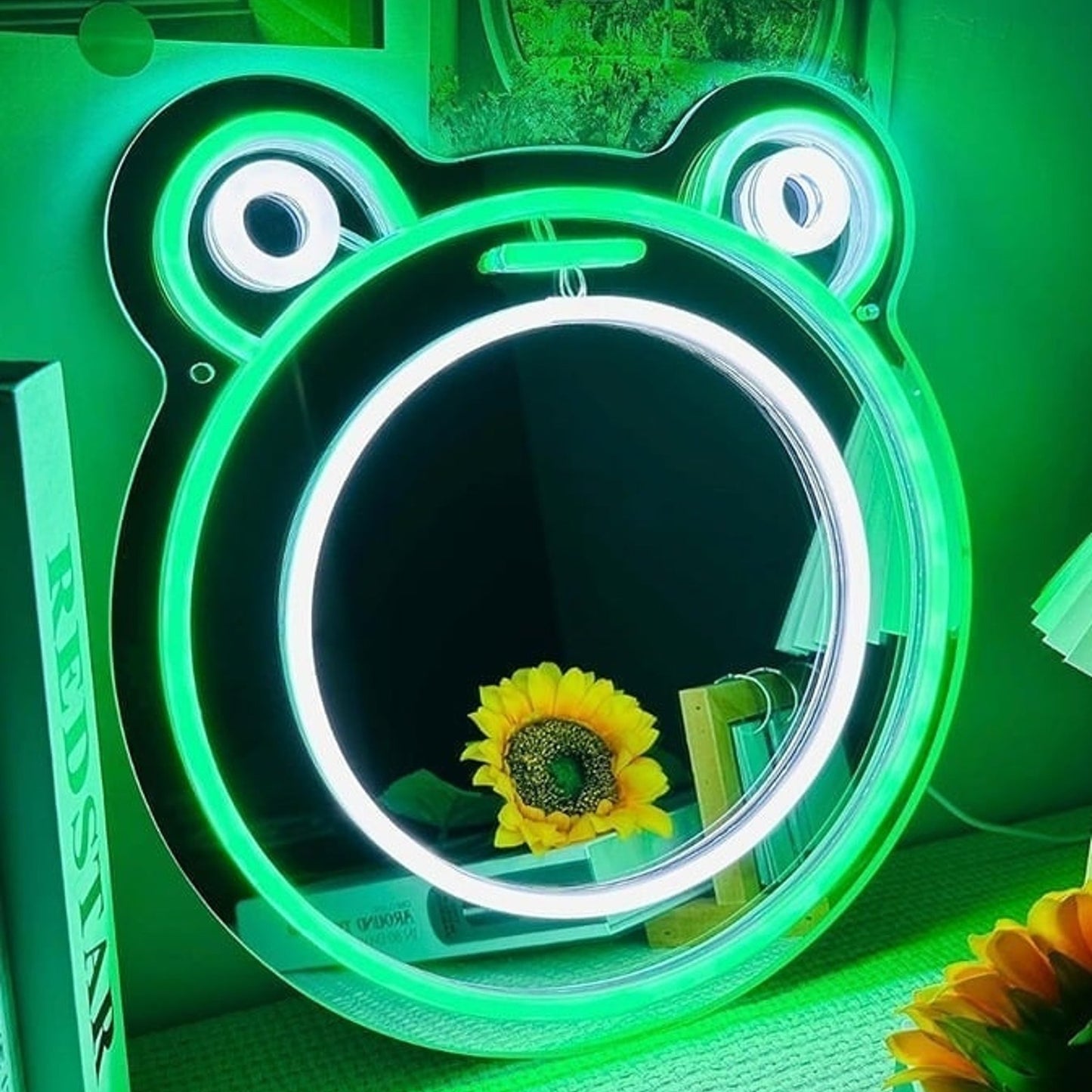 Lovely Bright Green Frog Mirror LED Night Light Room Wall Decoration
