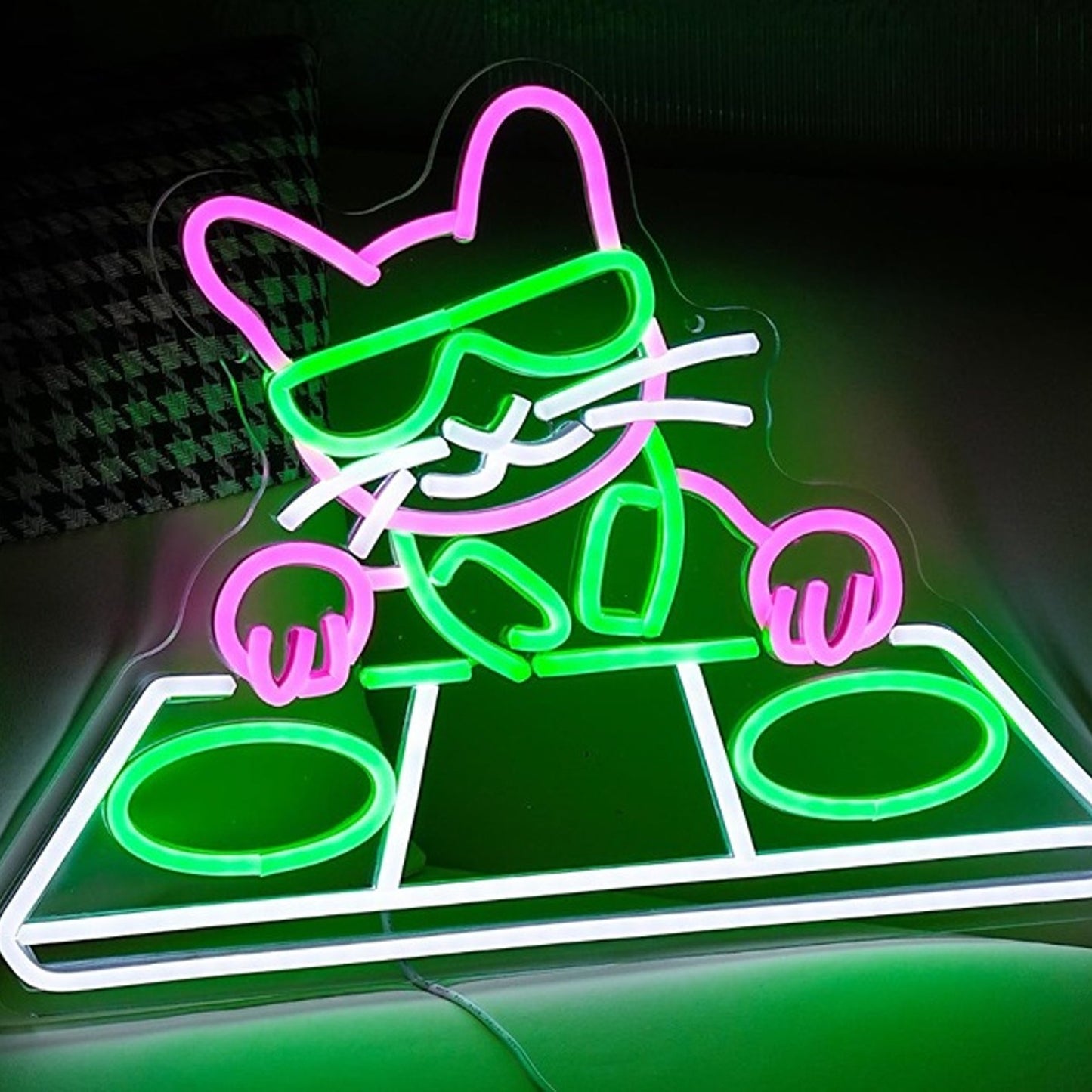Fun Bright Pink Kitty Cat DJ LED Night Light Music Concert Room Wall Decoration