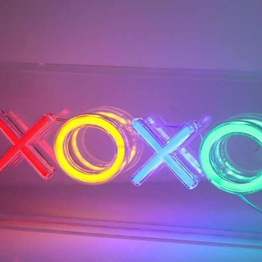 Lovely Colorful XOXO Hugs & Kisses LED Night Light Box Room Wall Decoration