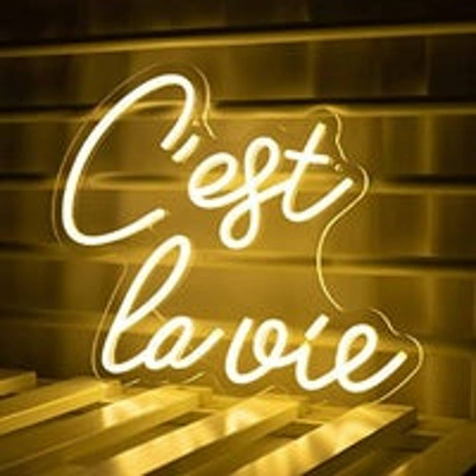 Lovely Warm Bright “Chest la vie” LED Night Light Room Wall Decoration