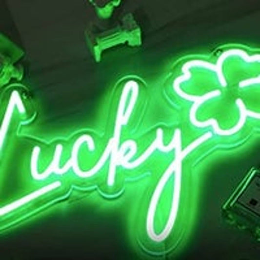 Lovely Bright Green Lucky 4 Leaf Clover LED Light Saint Patricks Day Decor