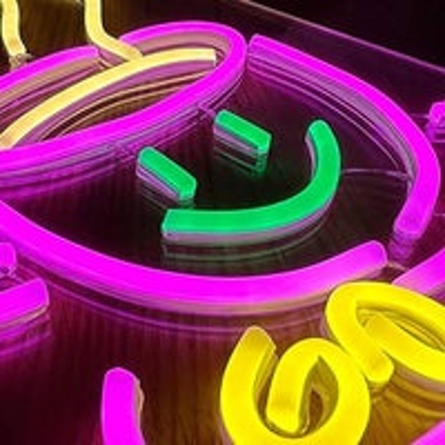 Lovely Bright Pink Hot Cup of Coffee/Tea Smiley Face LED Night Room Wall Decorat