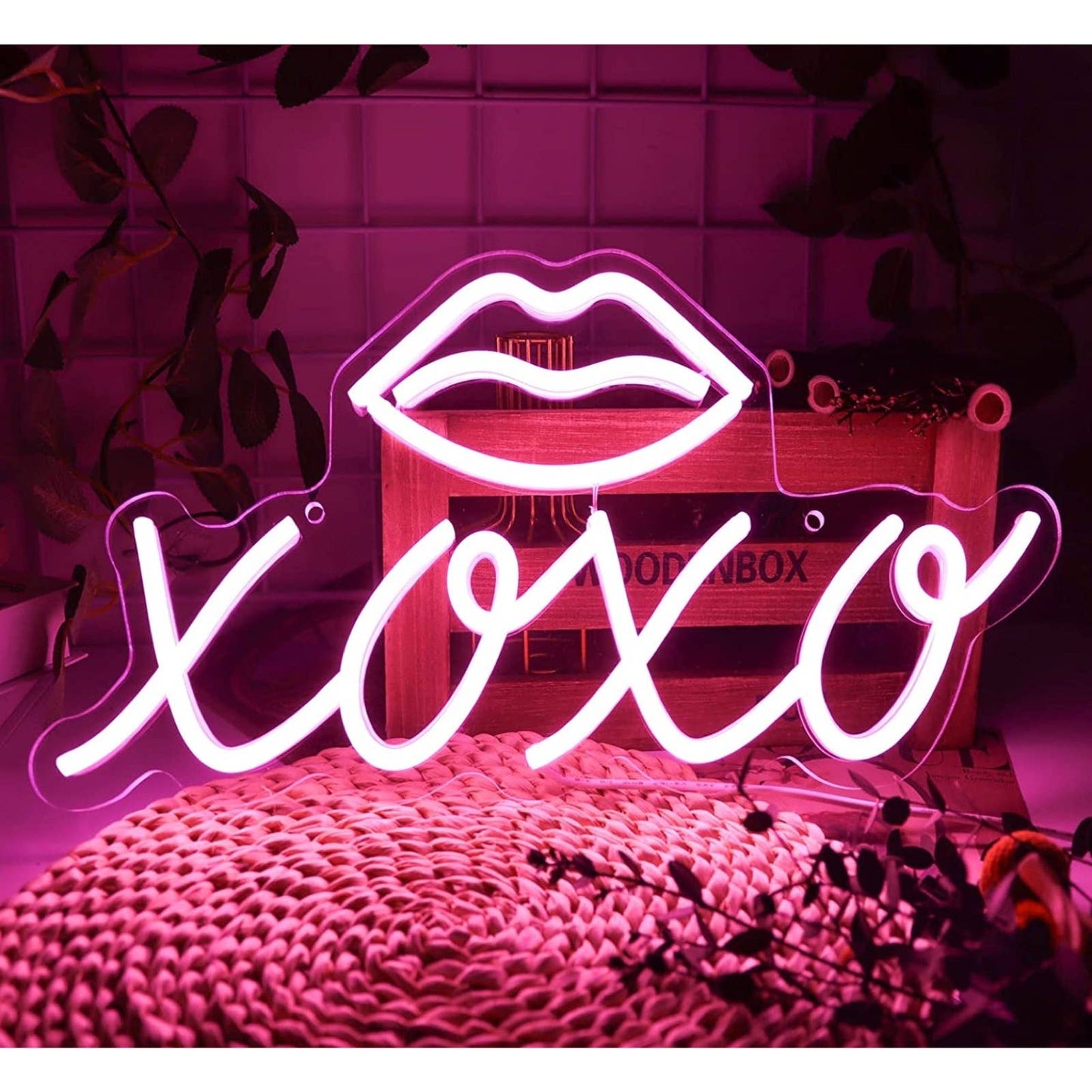 Lovely Bright Pink Lips XOXO Kiss LED Night Light Room Wall Decor