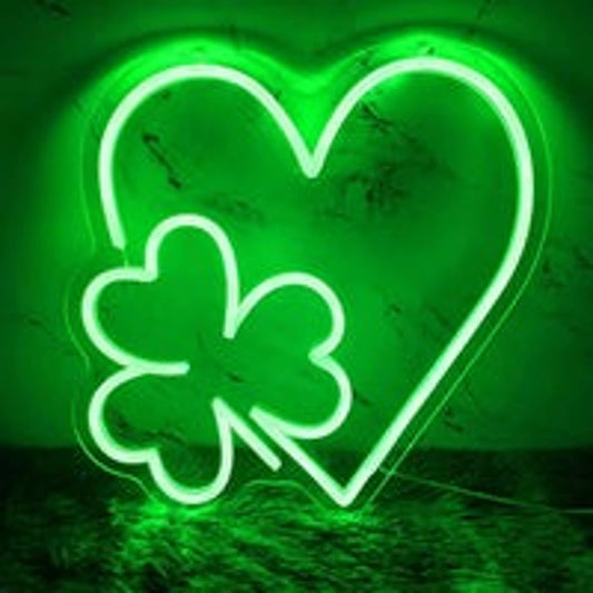 Lovely Green Bright Lucky Heart Shamrock LED Night Light Room Wall Decoration