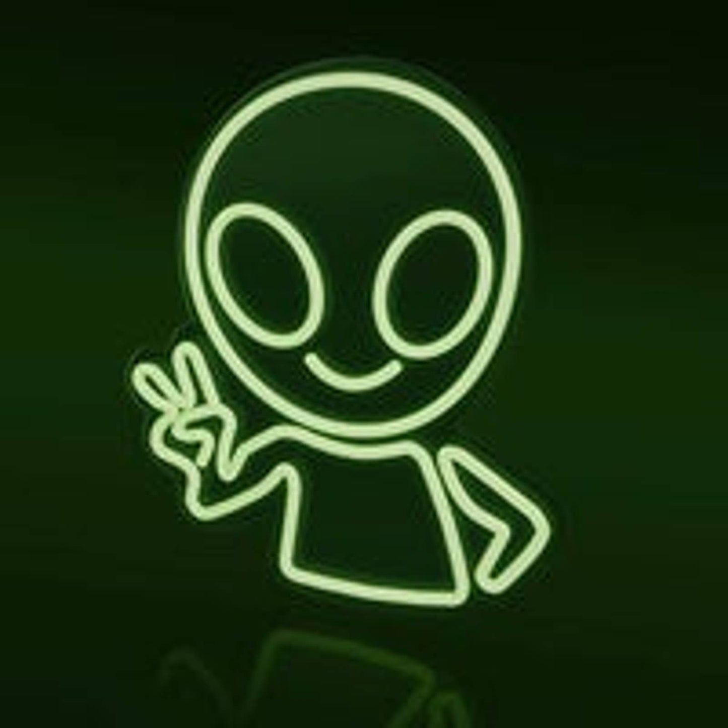Fun Bright Green Peace Friendly Alien LED Night Light Room Wall Decoration