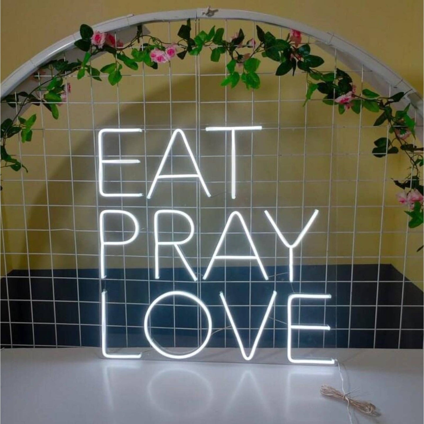 Lovely Large Bright “EAT LOVE PRAY” LED Night Light Room Wall Decoration